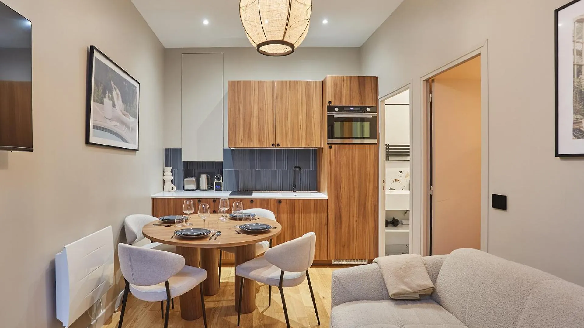 Center Of By Prestige Paris
