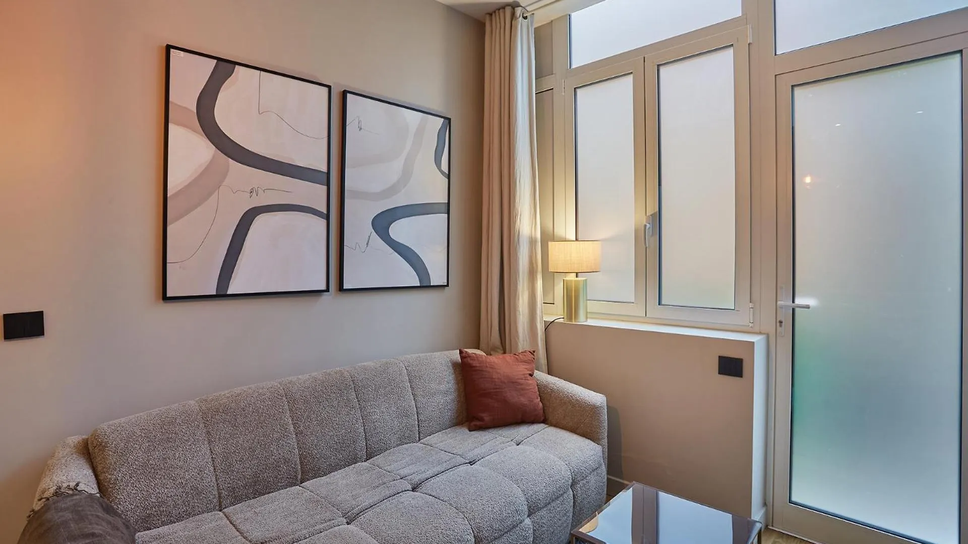 Apartment Center Of By Prestige Paris