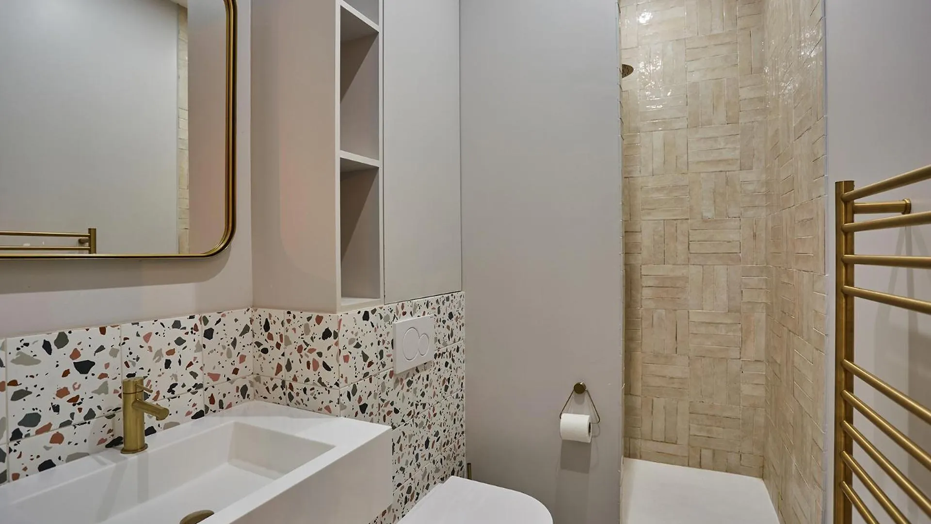 Center Of By Prestige Paris